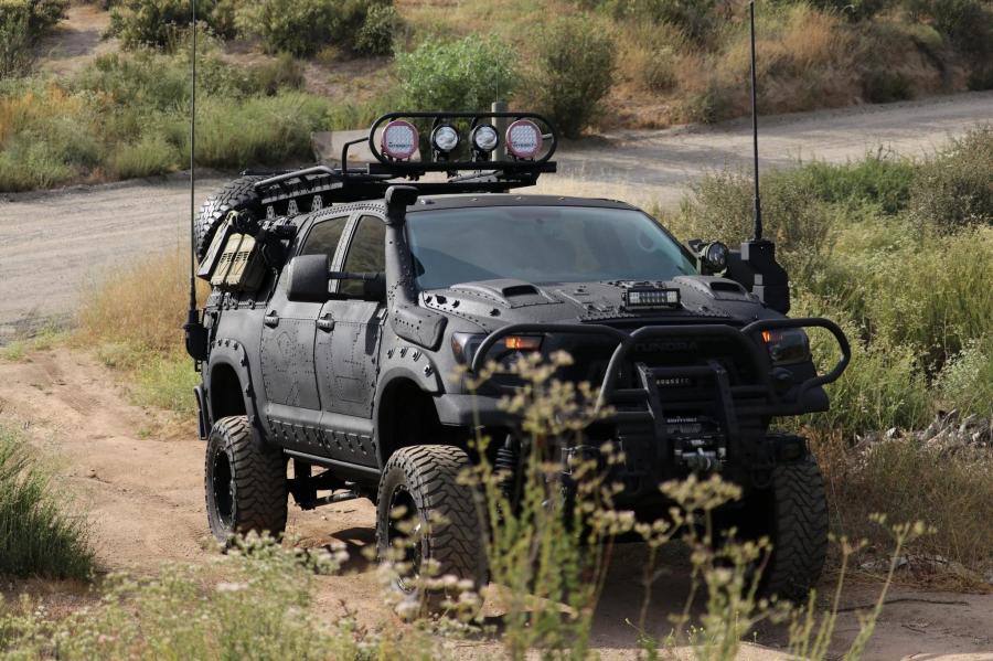  Toyota Tundra CrewMax 4x4 Zombie Apocalypse 2013 года  (фото 9 из 461)